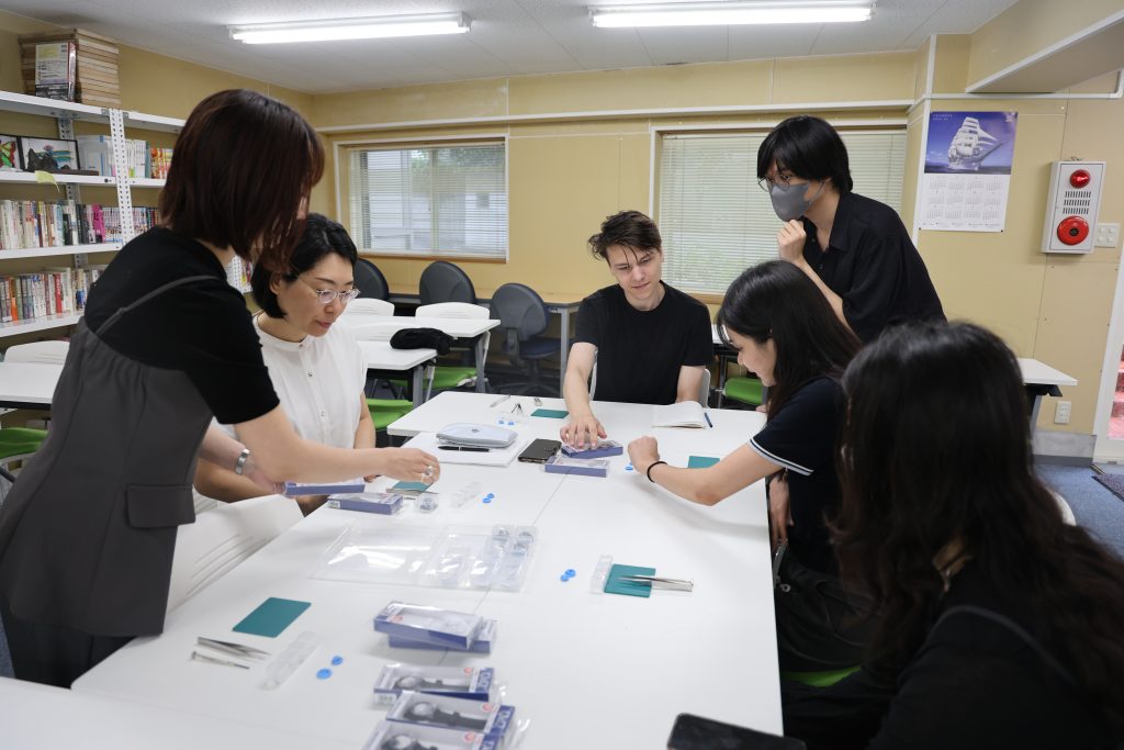 Hiko Mizuno College of Jewelry Watchmaking Workshop 